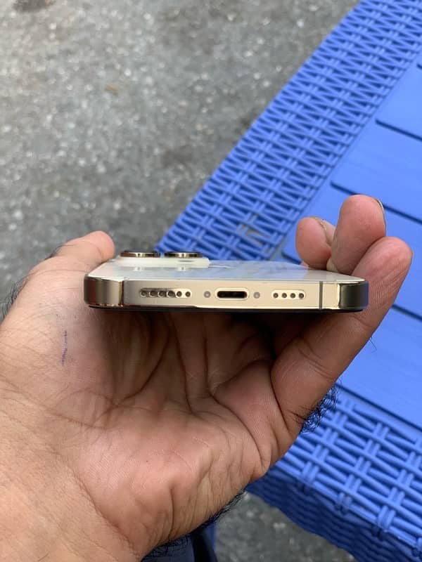 iphone 14Pro Max  128 Golden Color JV 3