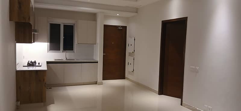 Luxury Un Furnished Facing Courtyard 2 Bed Apartment Available For Rent Near DHA Phase 4 2