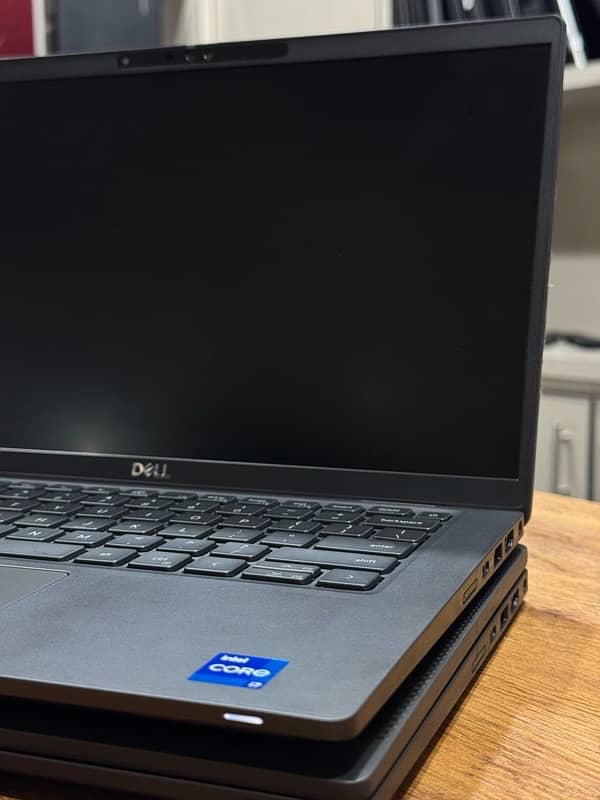 Dell Latitude 7430 Core i7 12th Gen with 16GB Ram & 256GB M2 SSD 3