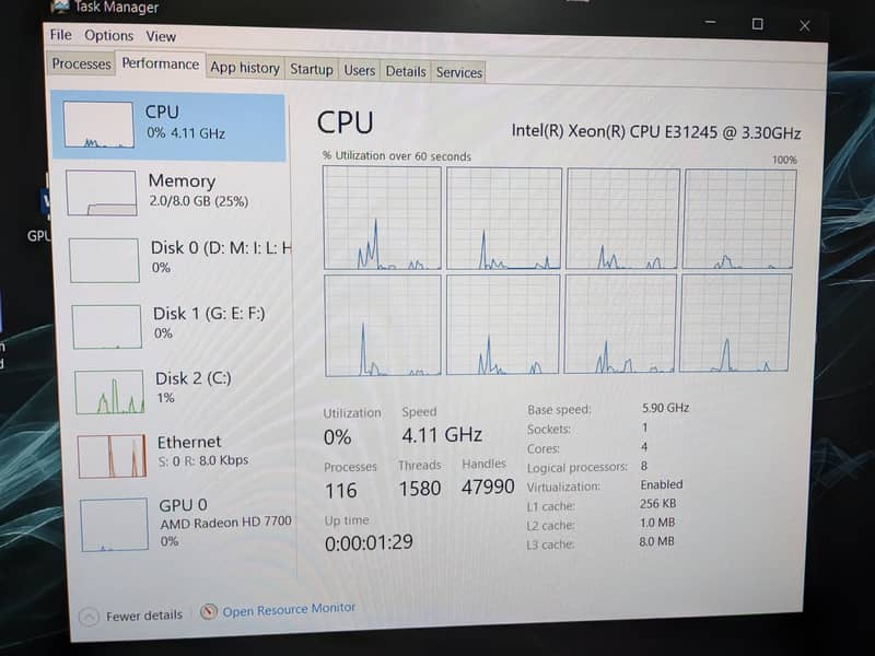 Xeon E3-1245 (i7-2600) + Nvidia Quadro 2000 1GB (DDR5). 1