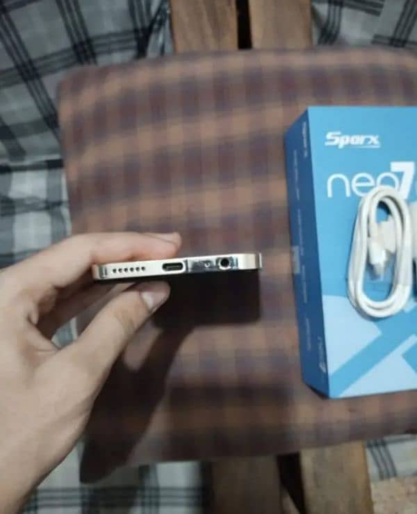 spark neo 7 ultra 4