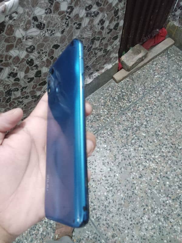 Infinix hot 10 play 2/32GB in Good condition 6000mah battery  Read Add 7