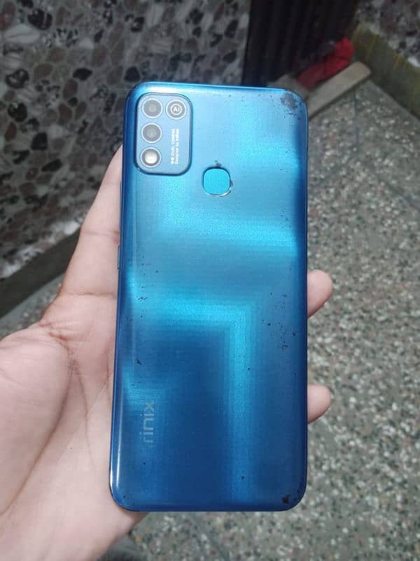 Infinix hot 10 play 2/32GB in Good condition 6000mah battery  Read Add 12