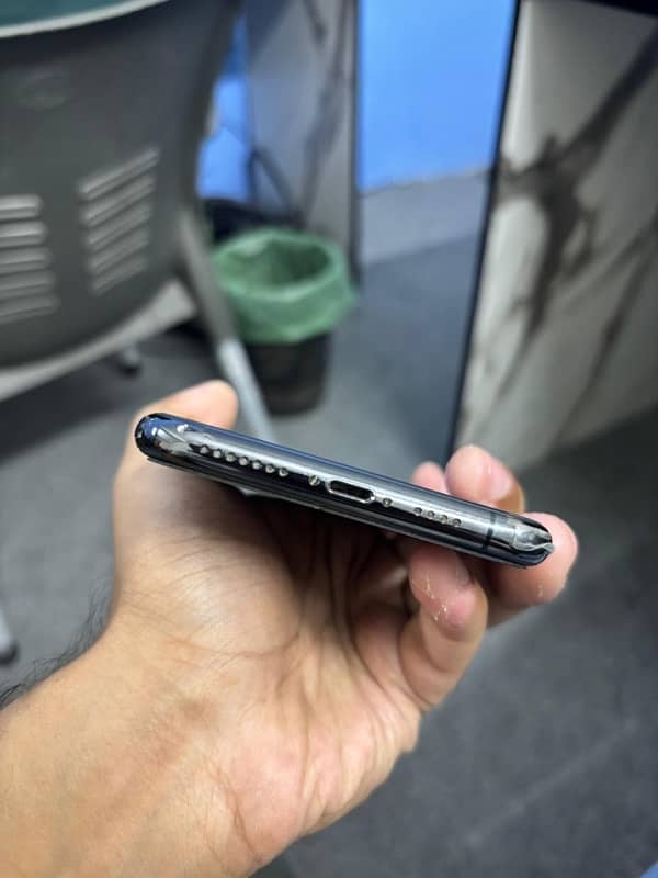 iPhone 11 Pro Max 0