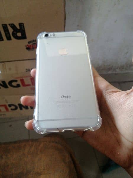 iphone 6plus 16 gb betery 92 just 1 fould back cemera off baki all ok 2