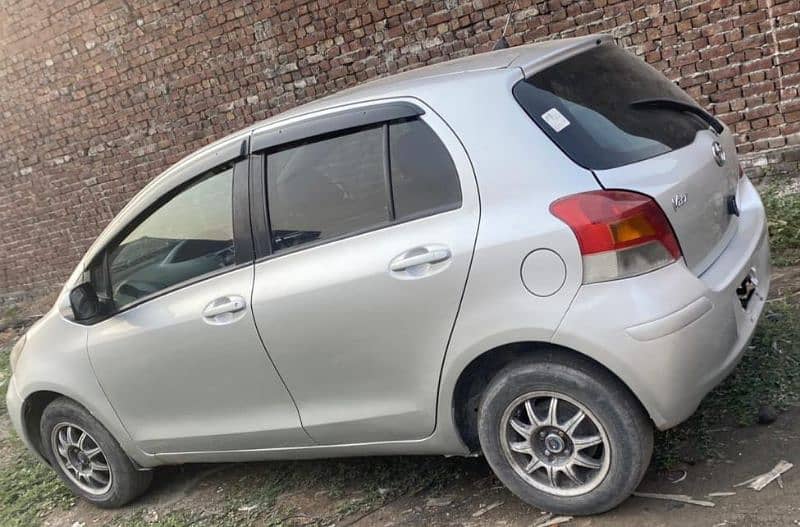 Toyota Vitz 2009 4