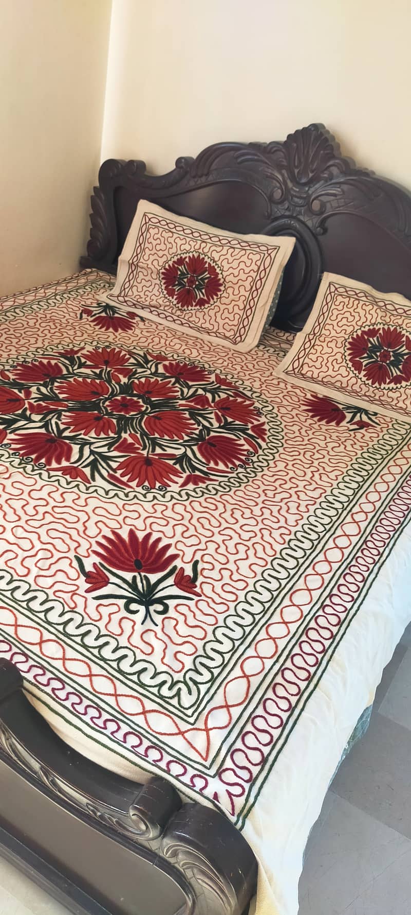 Embroidered bedsheet 12 pcs set 5