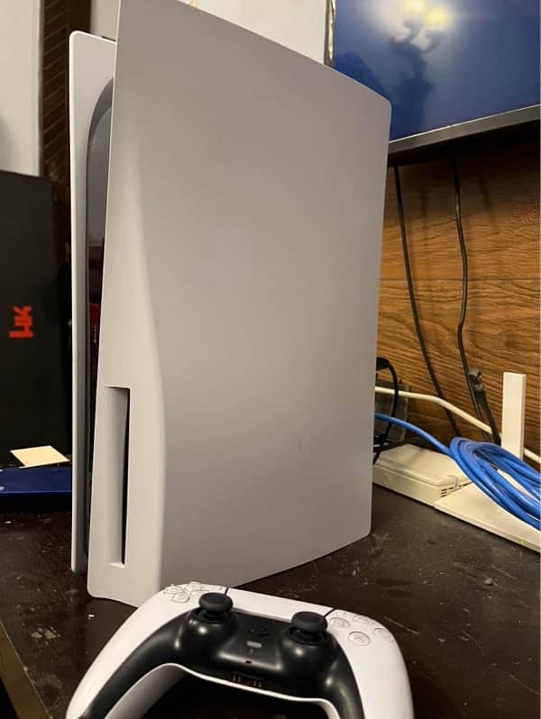 PS5 FAT 800GB with controller + charging cable 1