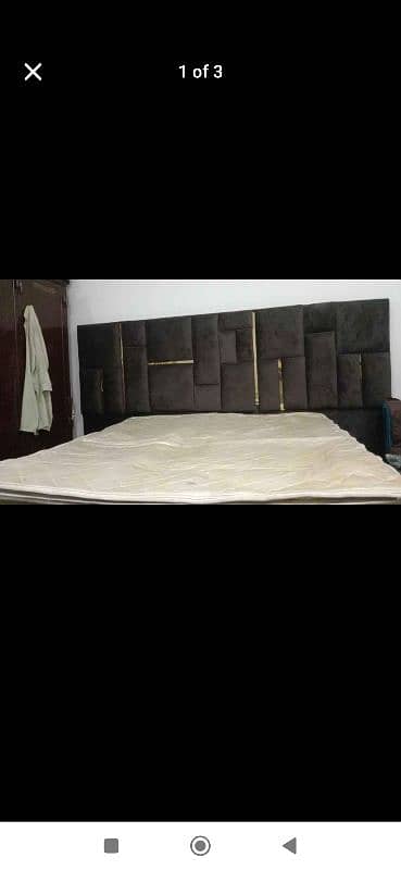 bed with matress and dressing table 0