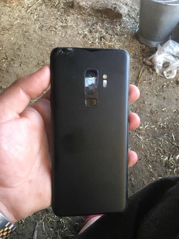 sumsung s9 plus  6/128 mint condition hai  just back brek 5