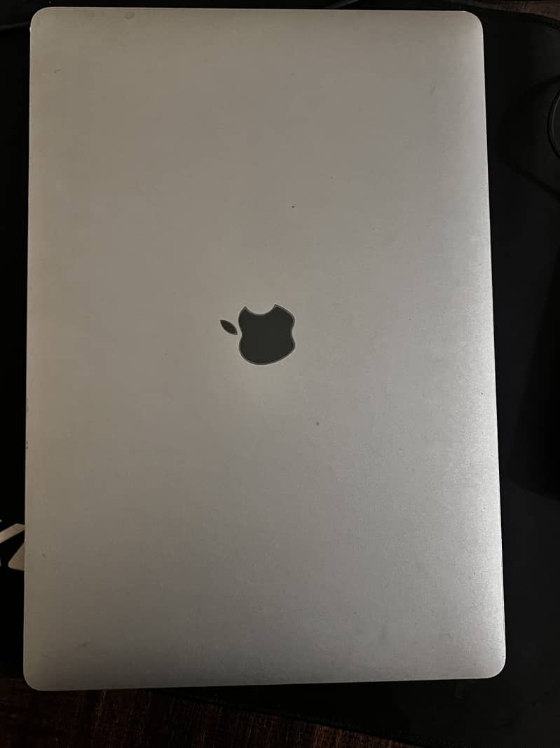 Macbook pro 2019 15 inch 4