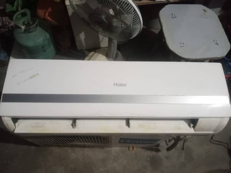 Split Haier ac 1 ton 7