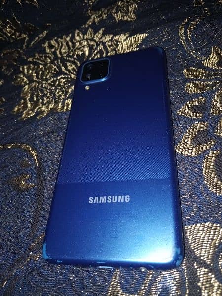 samsung a12 sale 4gb RAM 64gb Room urgently price 20k 1