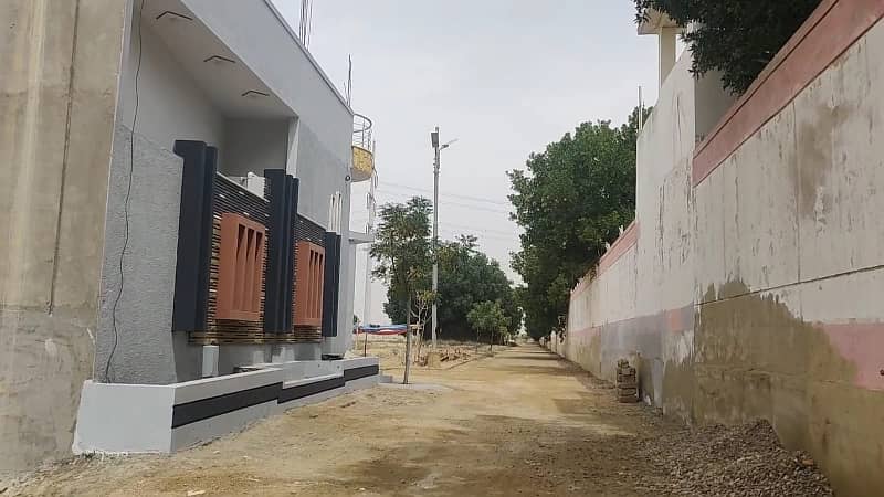 40 Feet Road 400 Yards Pir Ahmed Zaman Town block-2 Plot Available 4