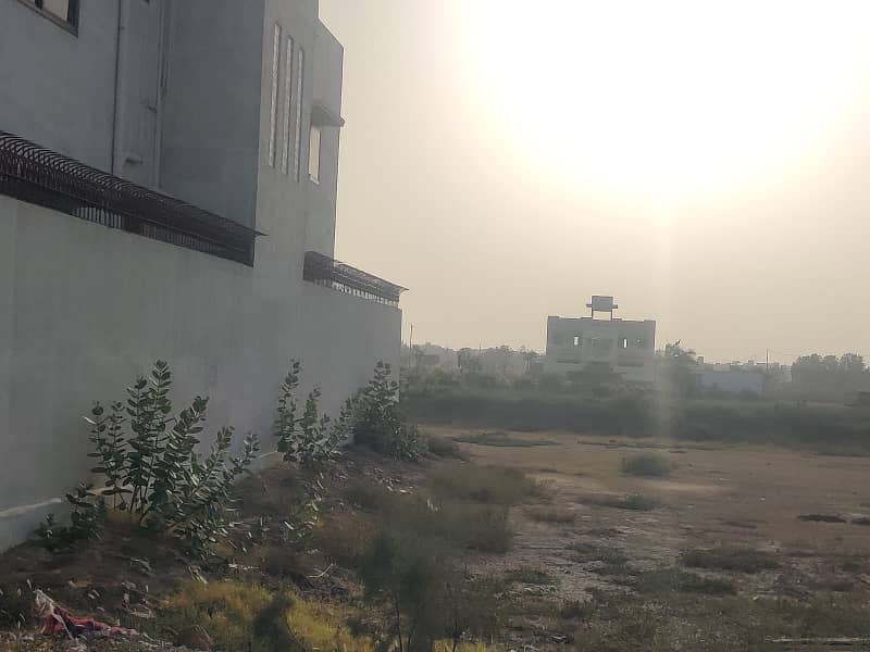 40 Feet Road 400 Yards Pir Ahmed Zaman Town block-2 Plot Available 10