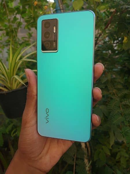 vivo v23e condition 10/10 all ok 8/256. GB with box and charger 5