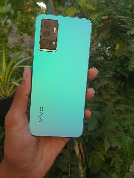 vivo v23e condition 10/10 all ok 8/256. GB with box and charger 6