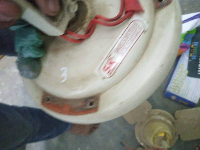 Sk ceiling fan in working condition 1