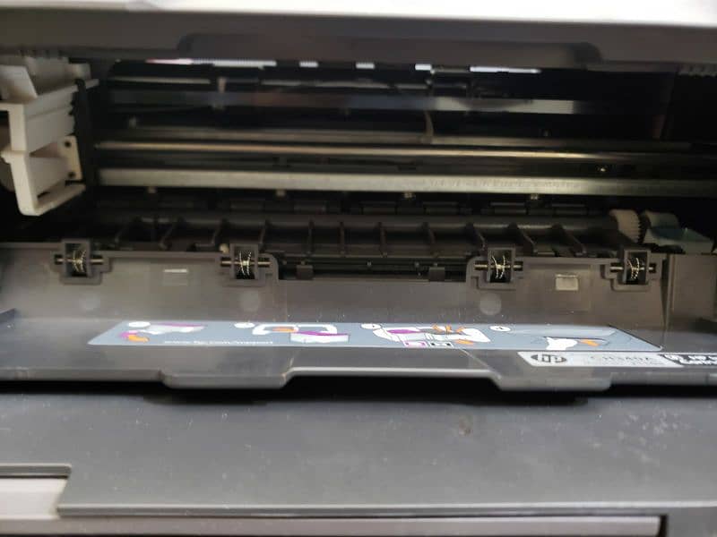 Hp Deskjet 1000 printer  J 110a 2