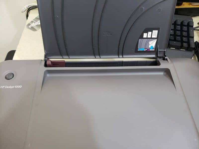 Hp Deskjet 1000 printer  J 110a 3