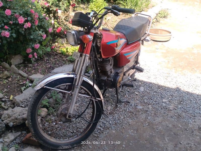 Honda cg125 model 2005 for sale; demand 85,000. Whatsapp; 0311.1829035 1