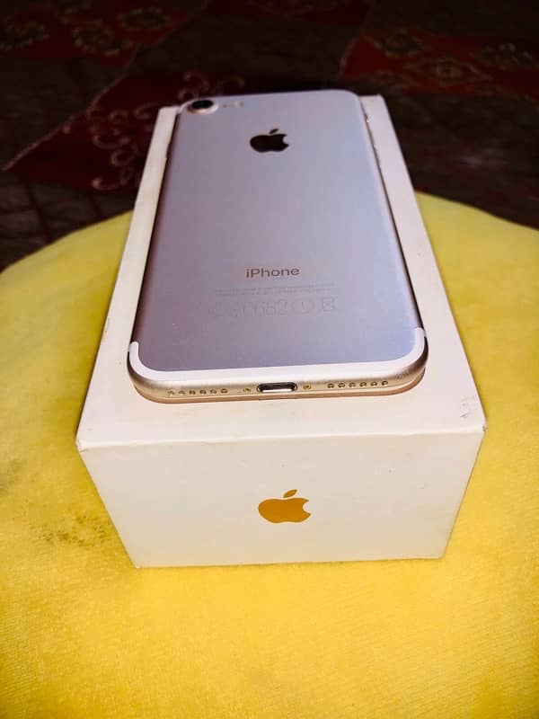 Apple iPhone 7 32 GB PTA With Box 1