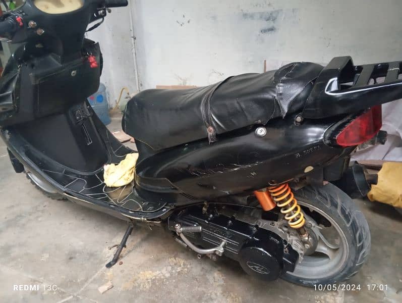 Scooty Honda 149cc 6