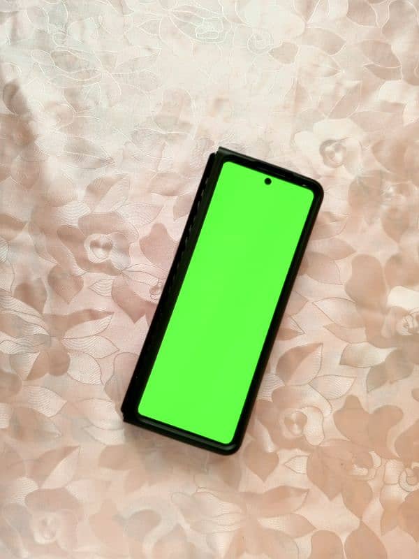 Samsung Galaxy z fold 3 8