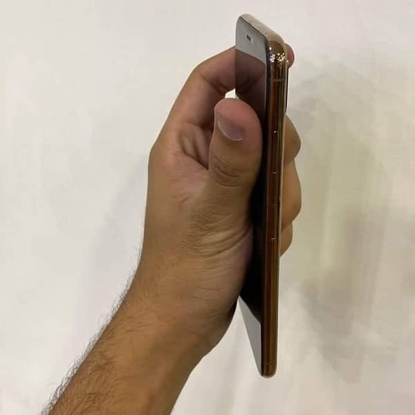 iPhone XS Max 64gb pta approved 4