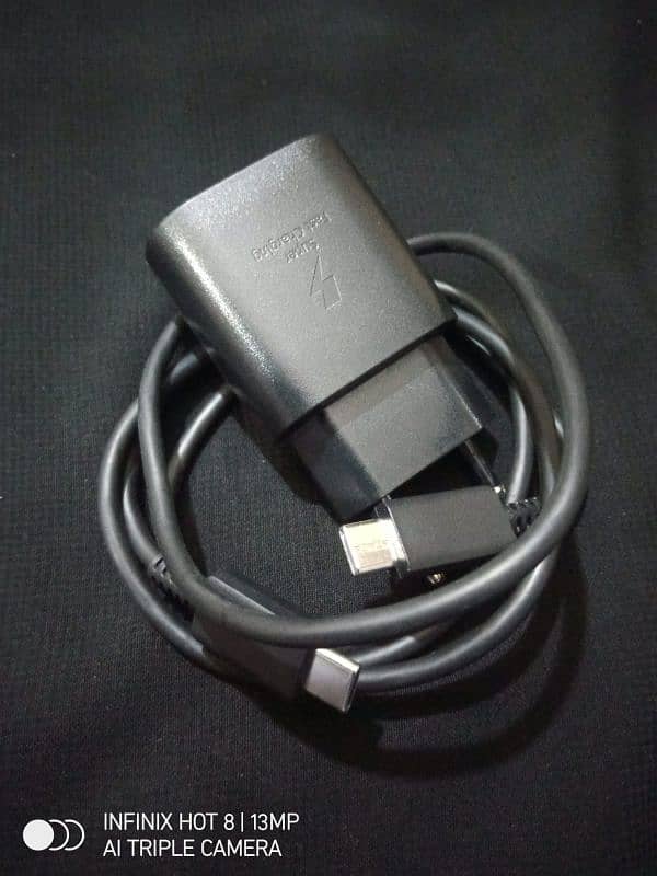 Samsung S20 ultra Charger and Cable 25watt new 100% original. 0