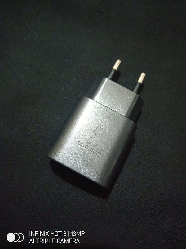 Samsung S20 ultra Charger and Cable 25watt new 100% original. 1