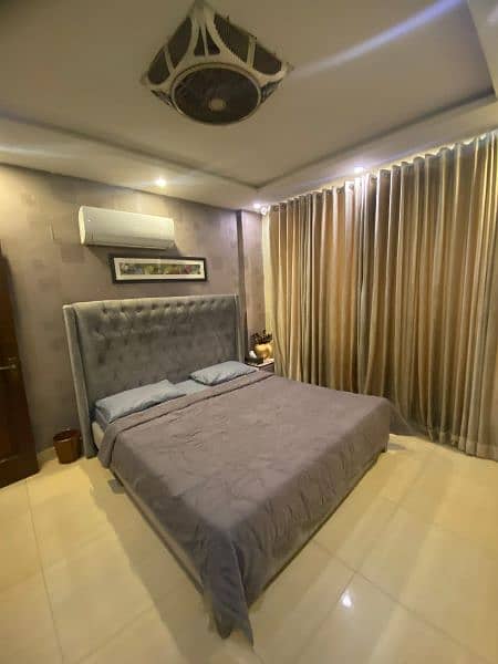 One bed luxury apartment for short stay like(3to4)hours in bahria town 1