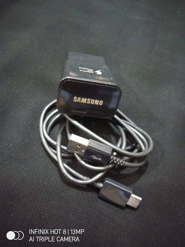 Samsung S10plus Charger and Cable 18watt new 100% original. 0