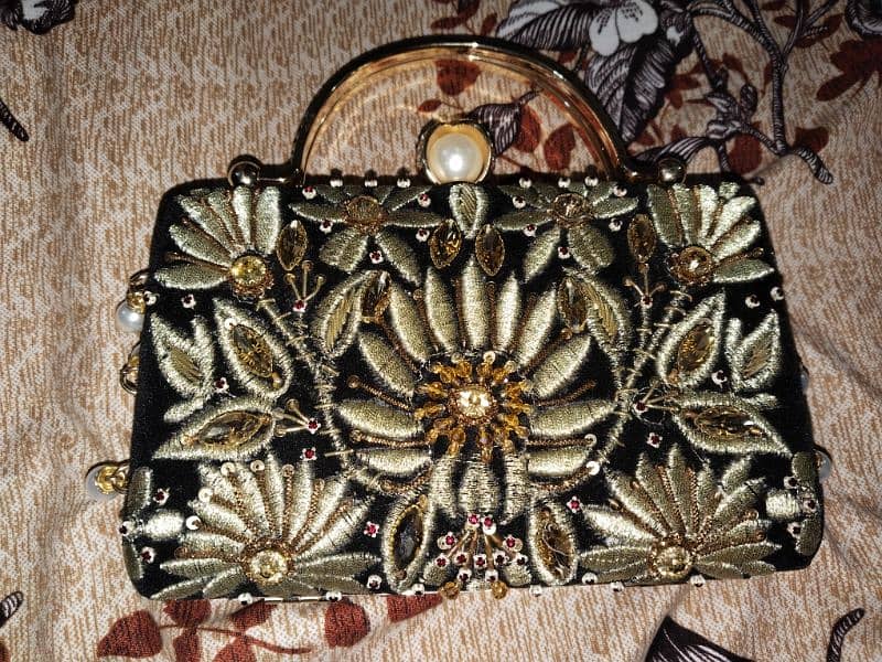 embroidered velvet clutch 4