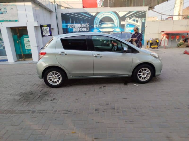 Toyota Vitz 2016 0