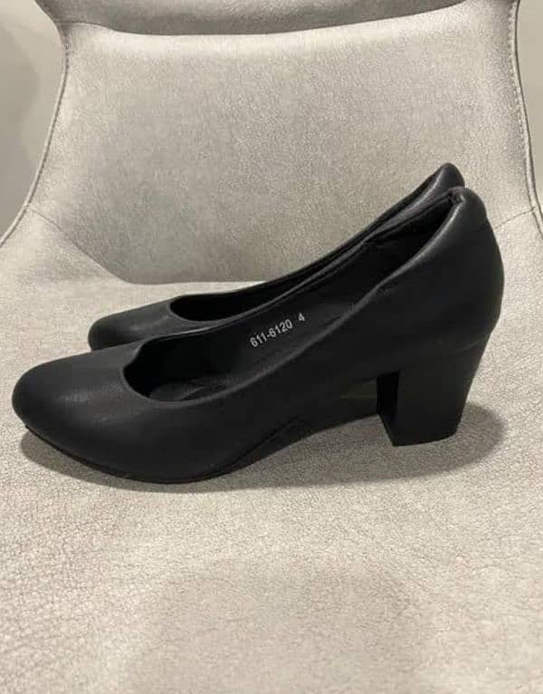 woman Classic Black Pu Leather heel pumps 1