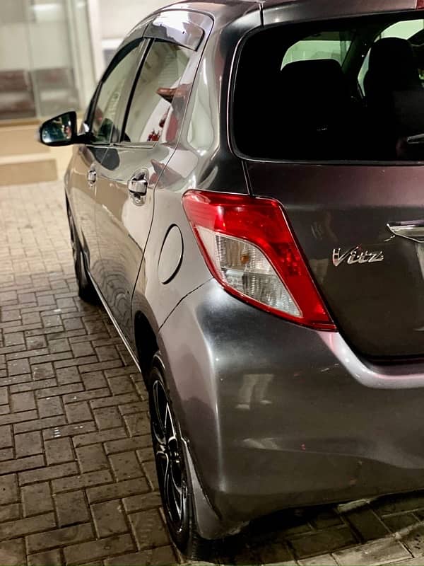 Toyota Vitz 2011 5