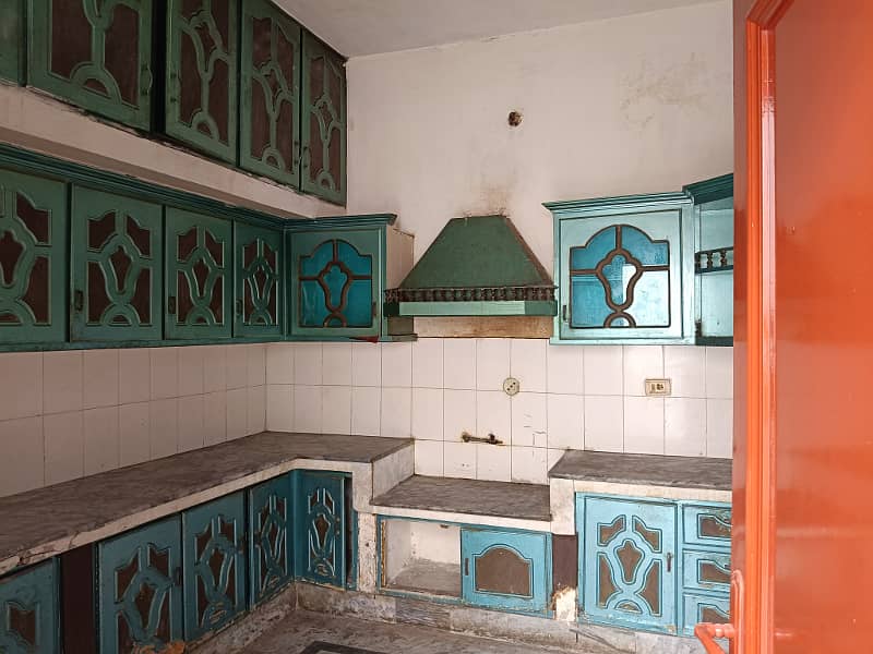 5 Marla Upper portion for rent at Ali housing colony jhang y 6