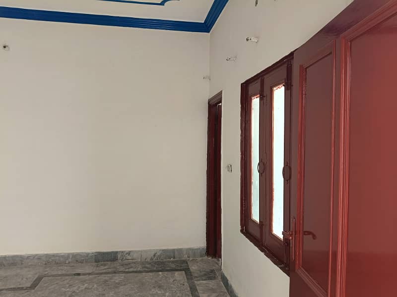 5 Marla Upper portion for rent at Ali housing colony jhang y 7