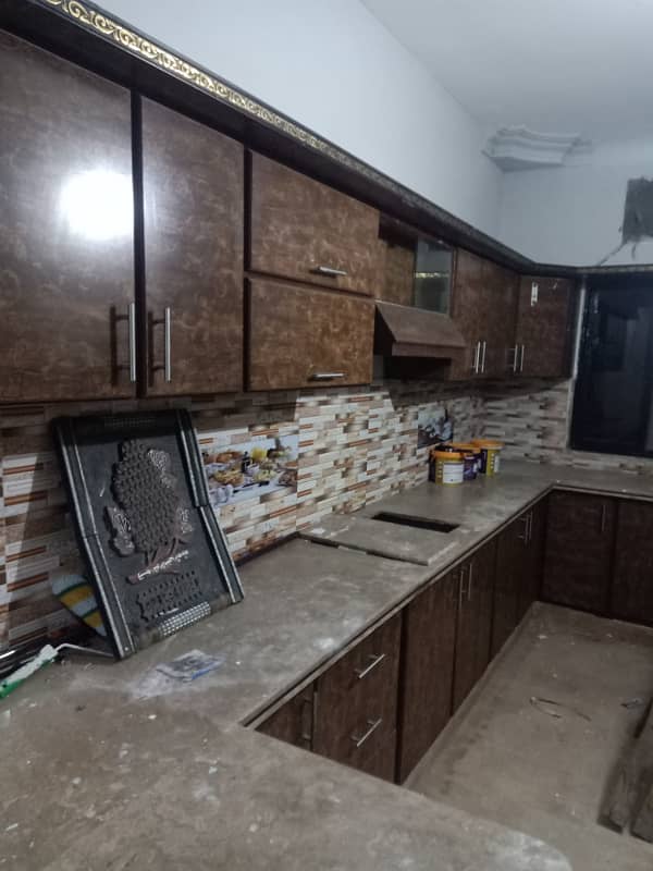 Portion 300 Sq yards 3 Beds 4 Baths DD 1st Floor in Block 4 Gulistan e Jauhar 4