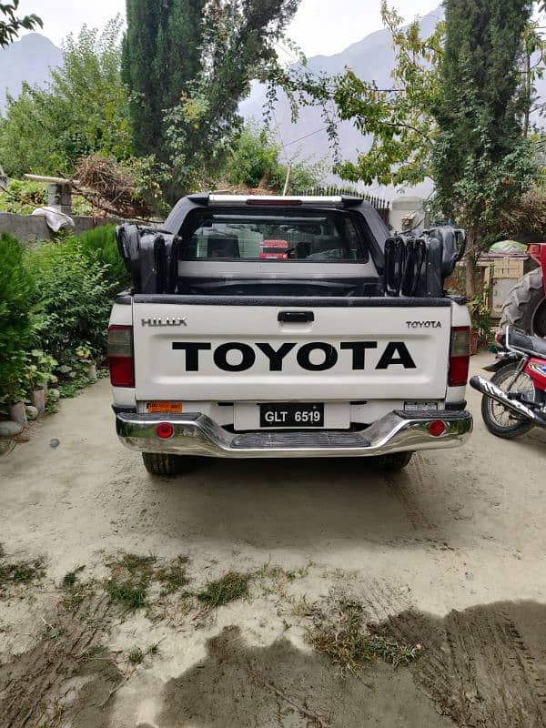 Toyota Hilux double cabin 1988 converted 2001 model 3