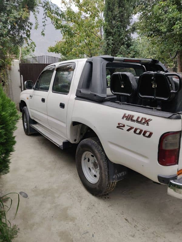 Toyota Hilux double cabin 1988 converted 2001 model 4