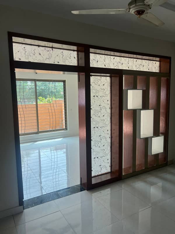 10 Marla Used House For Sale In Talha Block Bahria Town Lahore 7