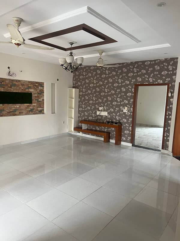 10 Marla Used House For Sale In Talha Block Bahria Town Lahore 15