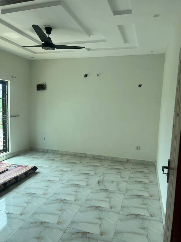 10 Marla Used House For Sale In Talha Block Bahria Town Lahore 18