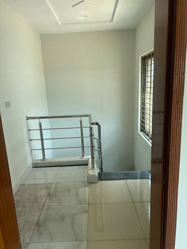 10 Marla Used House For Sale In Talha Block Bahria Town Lahore 21