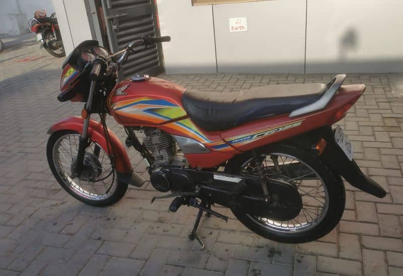 Honda CG126 Dream . genuine engine. non accident. 1