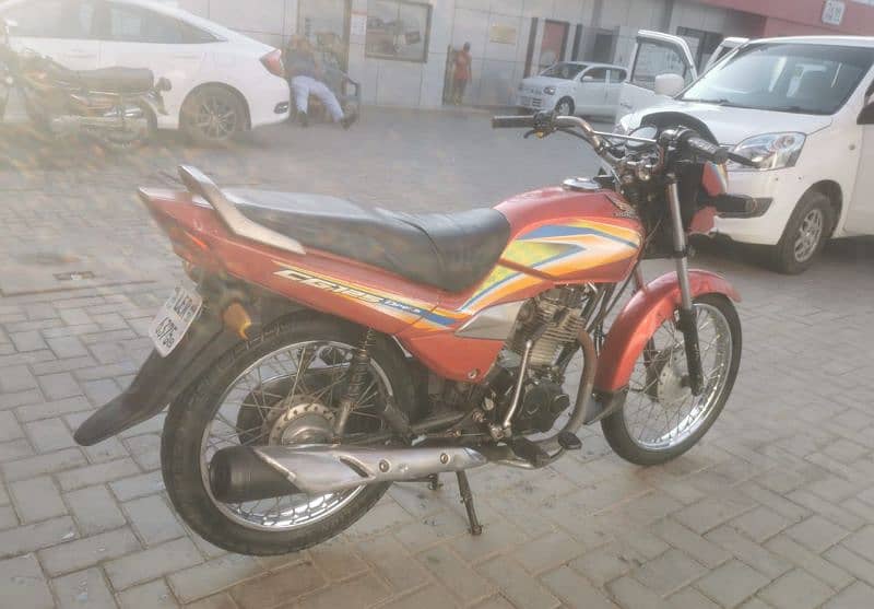 Honda CG126 Dream . genuine engine. non accident. 5