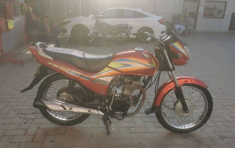 Honda CG126 Dream . genuine engine. non accident. 6