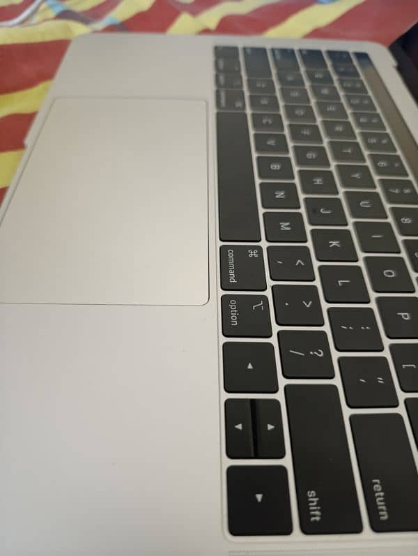 MacBook Pro 2019 13 inches 1